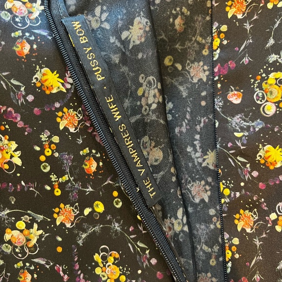 THE VAMPIRE'S WIFE - Short Dress - Picture 6 of 8